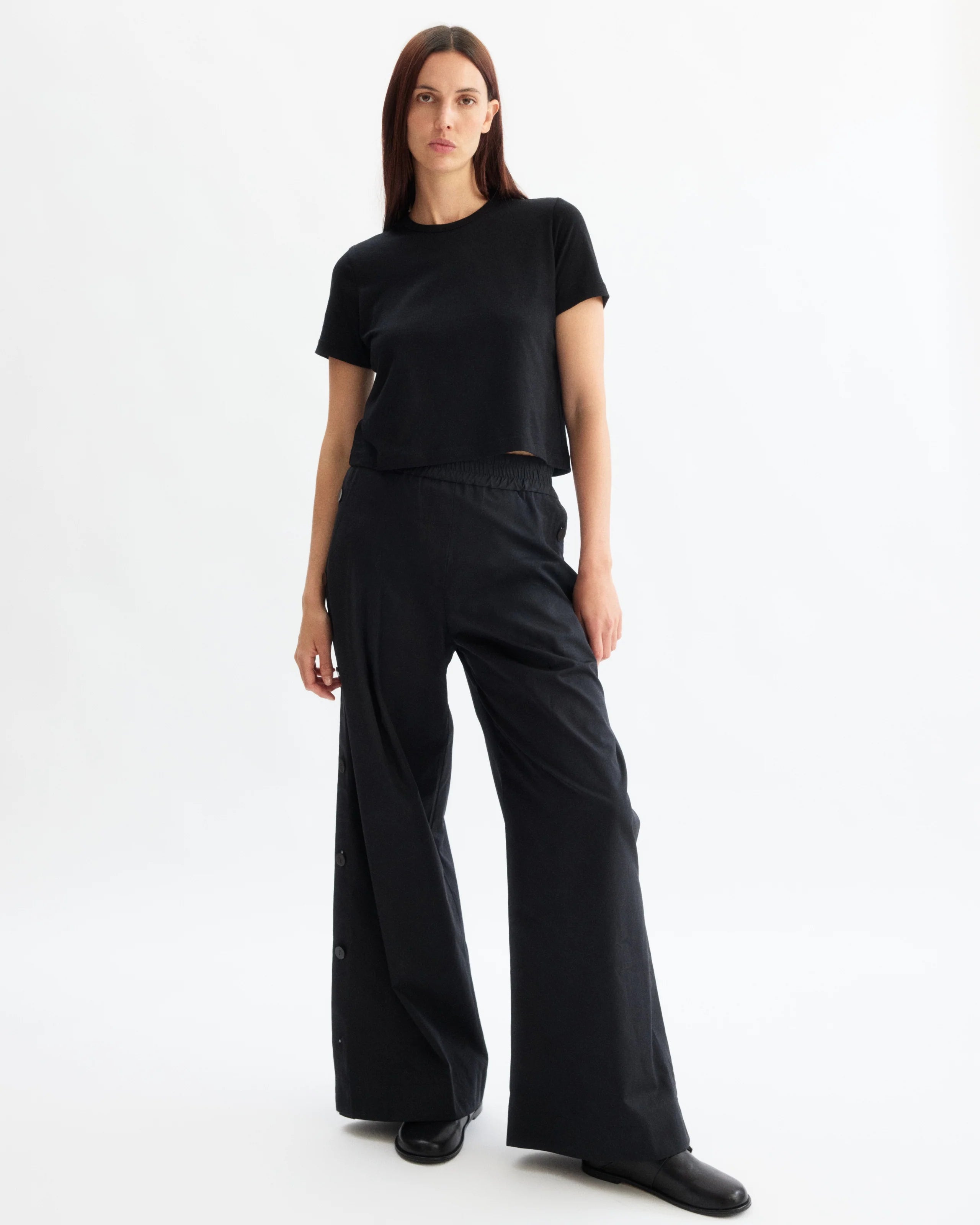 WILLOW SHORT SLEEVE TEE IN BLACK