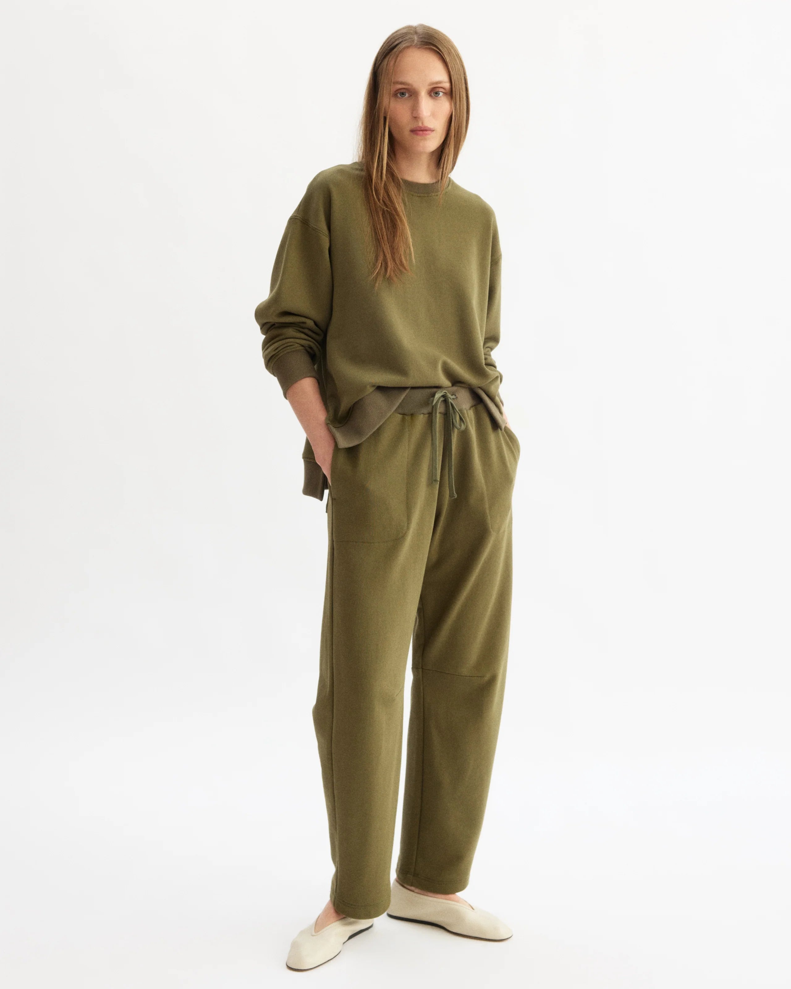 DELANCEY CREWNECK SWEATSHIRT IN OLIVE