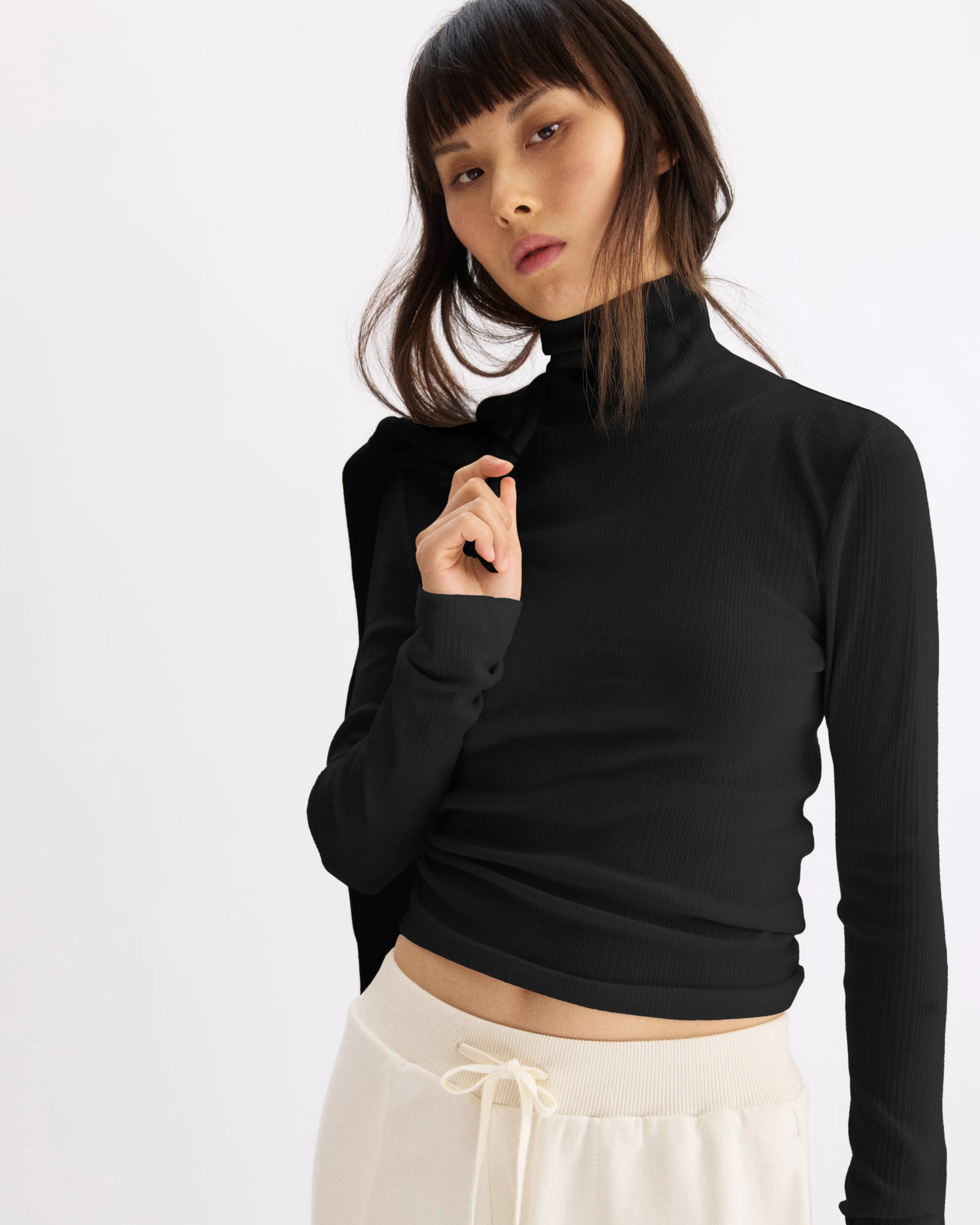 CLINTON LONG SLEEVE TURTLENECK IN BLACK