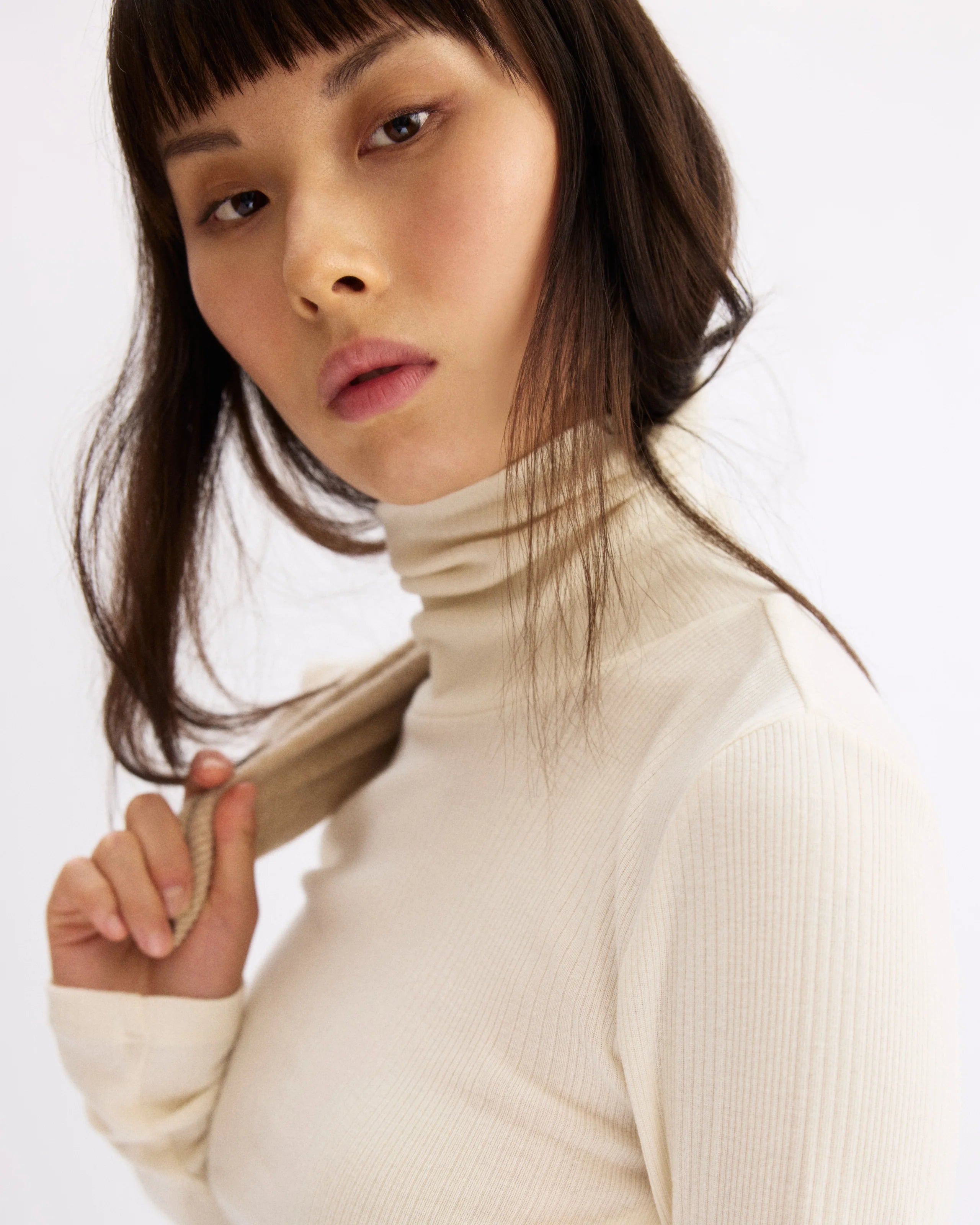 CLINTON LONG SLEEVE TURTLENECK IN CHALK