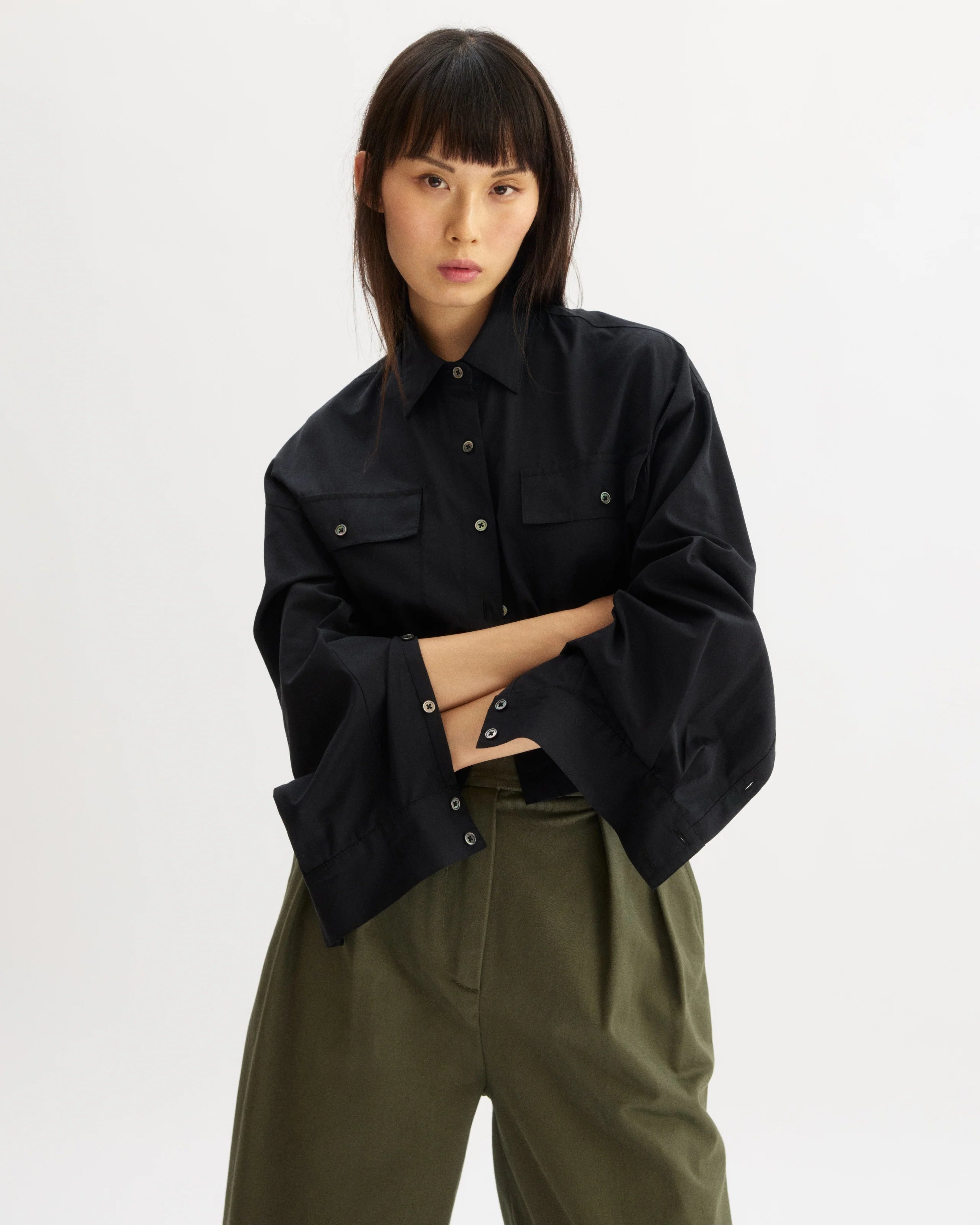 HESTER BOXY SHORT BUTTON DOWN IN BLACK