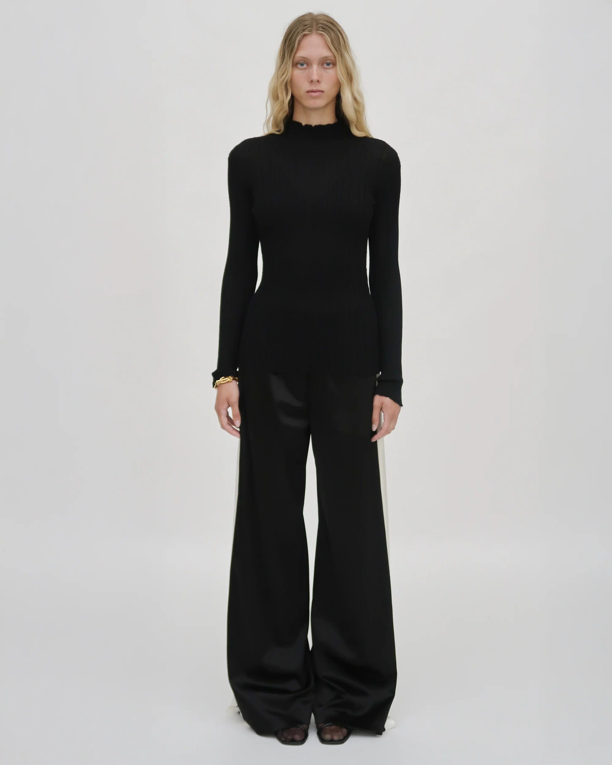 PLISSE TURTLENECK BLACK