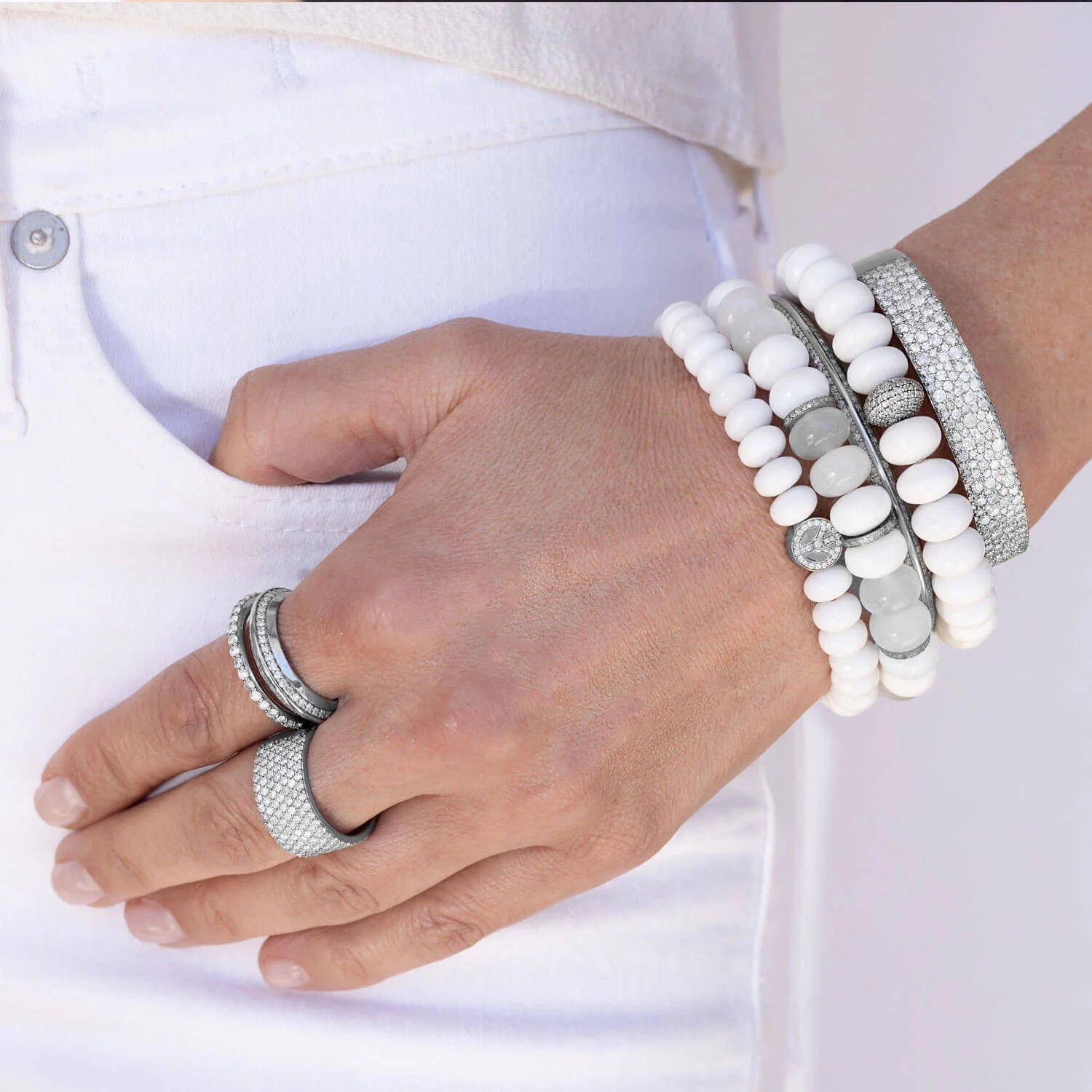 WHITE AGATE RONDELLE BRACELET WITH DIAMOND DONUT - 10MM