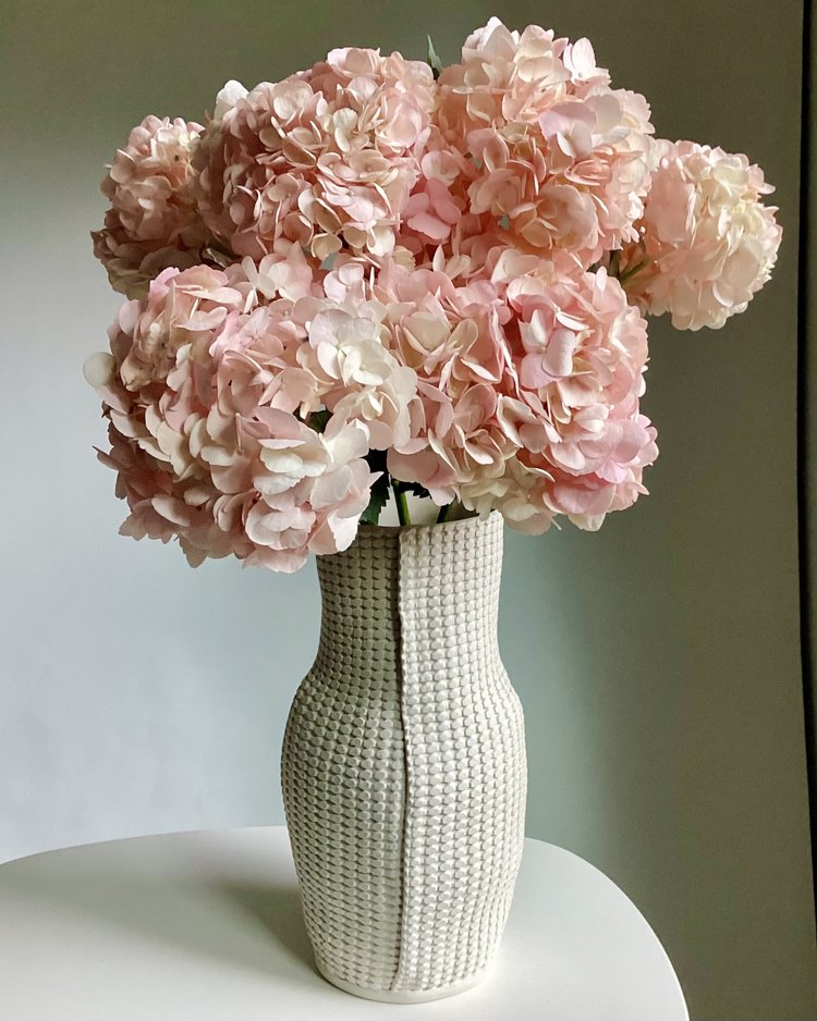 MEDIUM GRID BOTTLE VASE