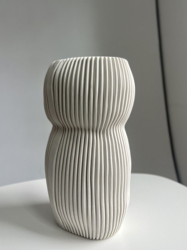 OVAL CURVY 03 VASE