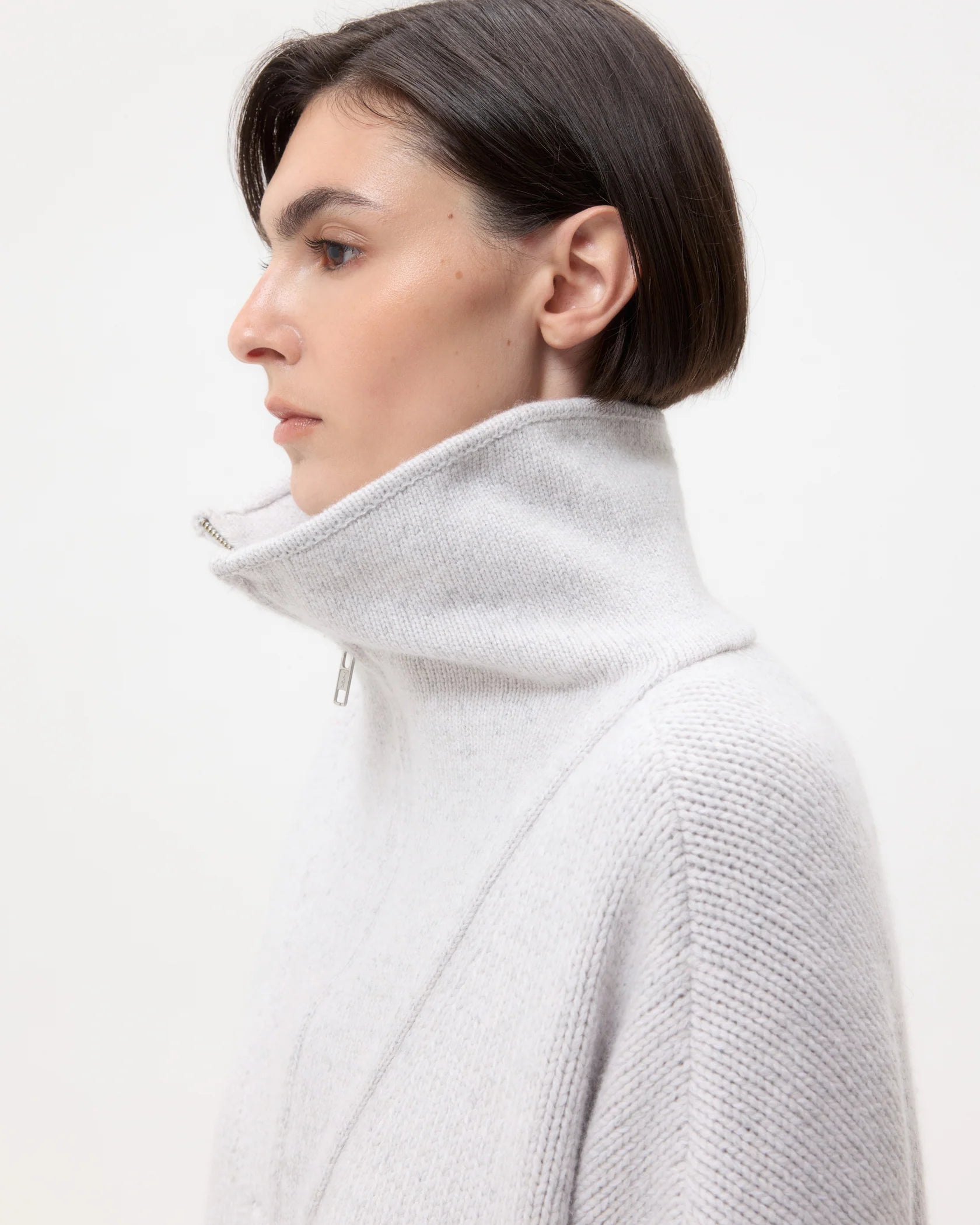 IN THE MORNING LIGHT HEATHER GREY