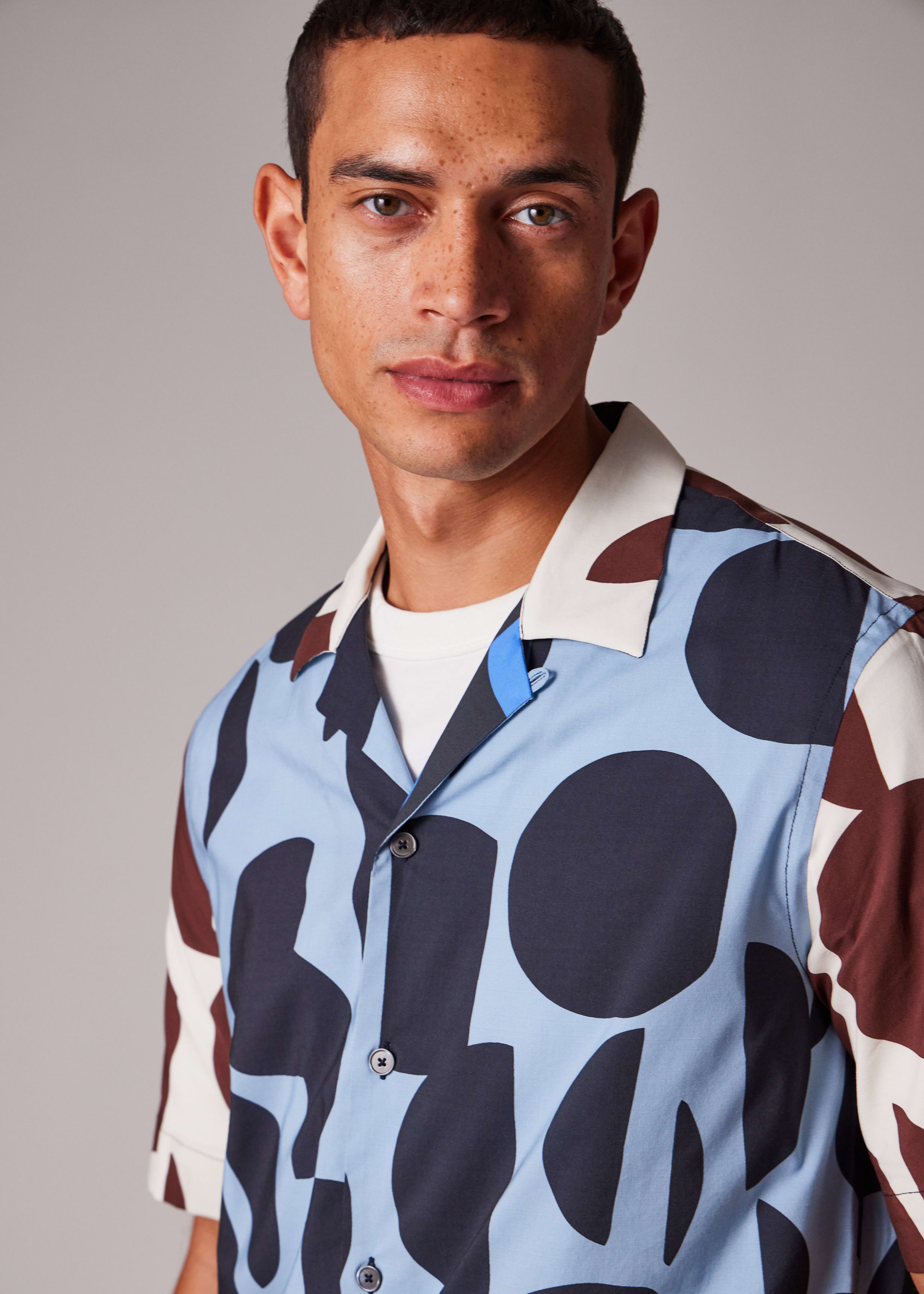 SHORT SLEEVE BUTTON DOWN CUT UP DOTS PRINT BLUE