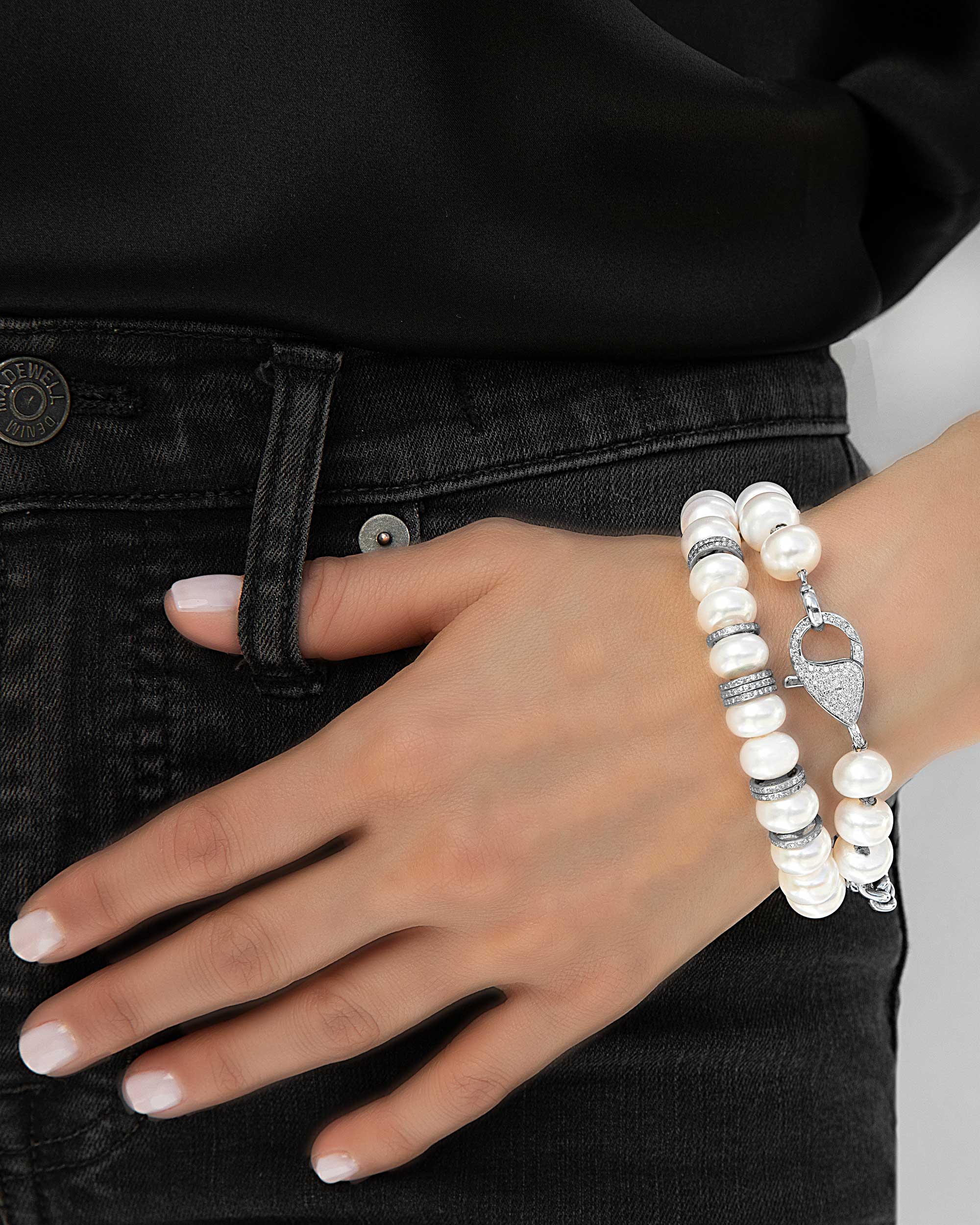 WHITE PEARL AND CHAIN DIAMOND BRACELET