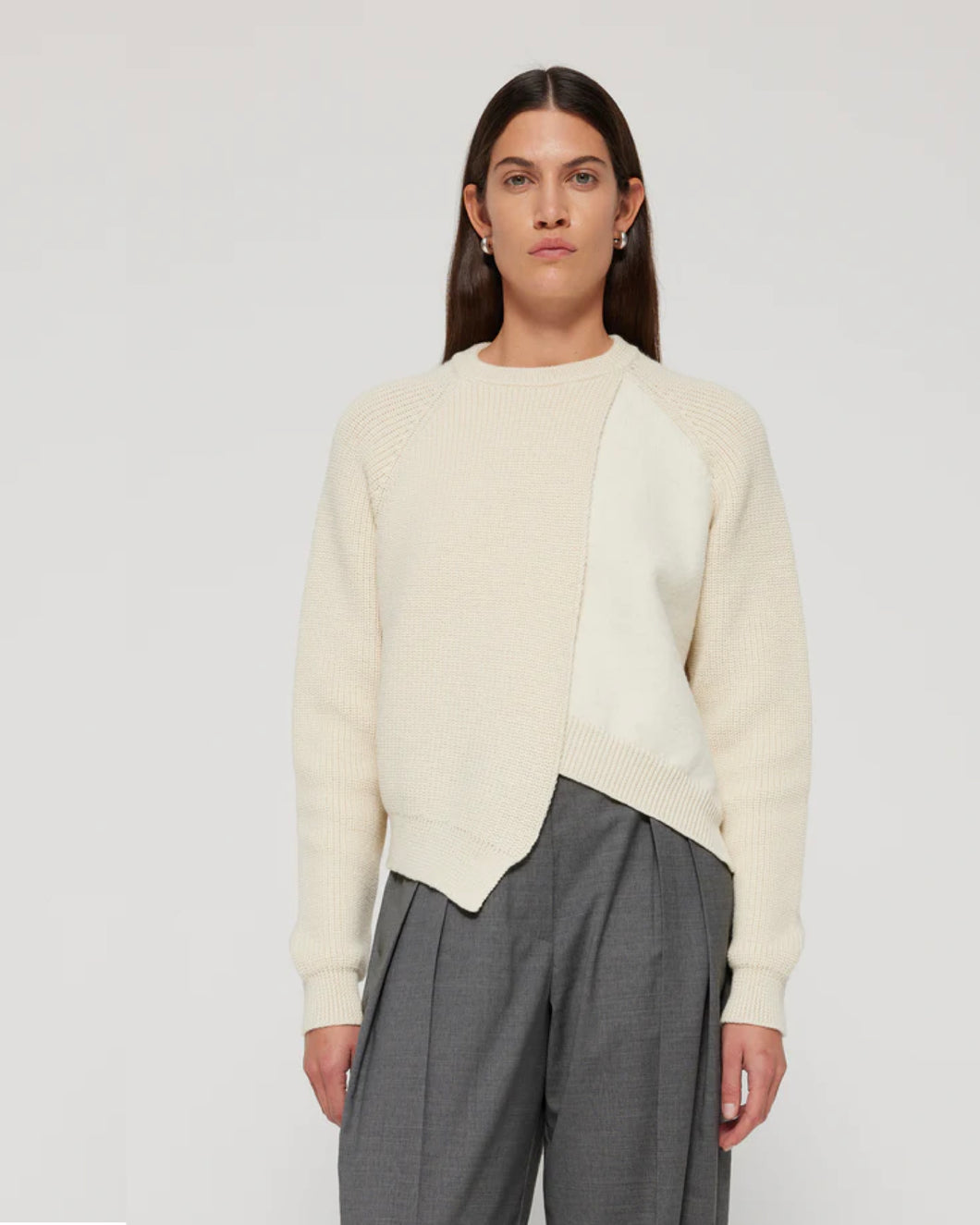 OVERLAP KNITTED SWEATER IN OFF-WHITE