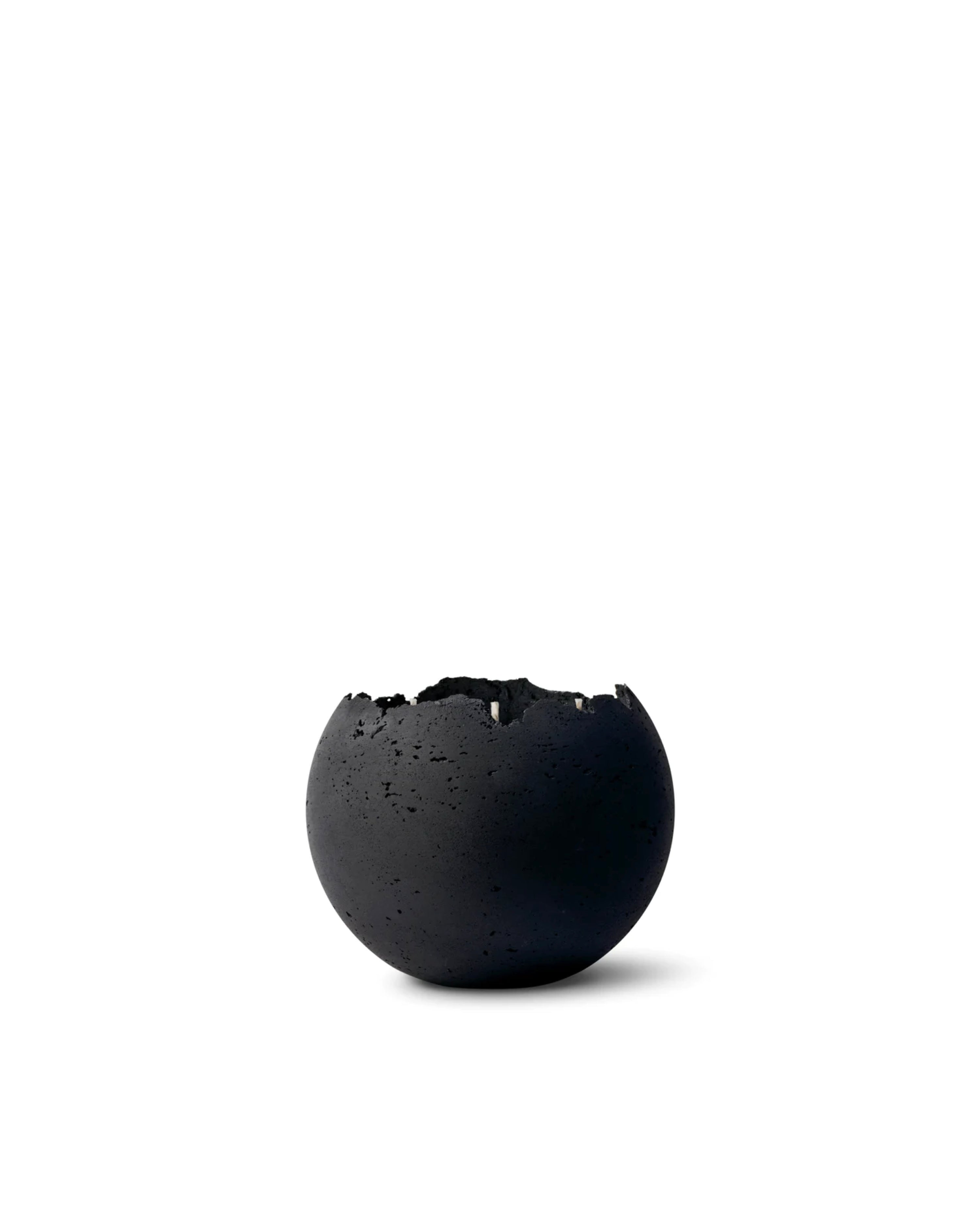 LARGE BLACK ORBIS CONCRETE CANDLE - WOODLAND