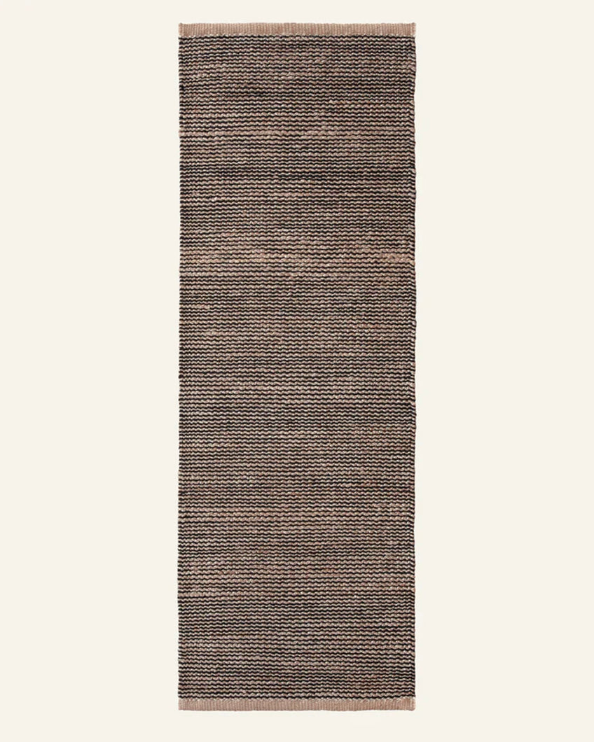 DRIFT RUNNER IN NATURAL & BLACK, 2' X 6'