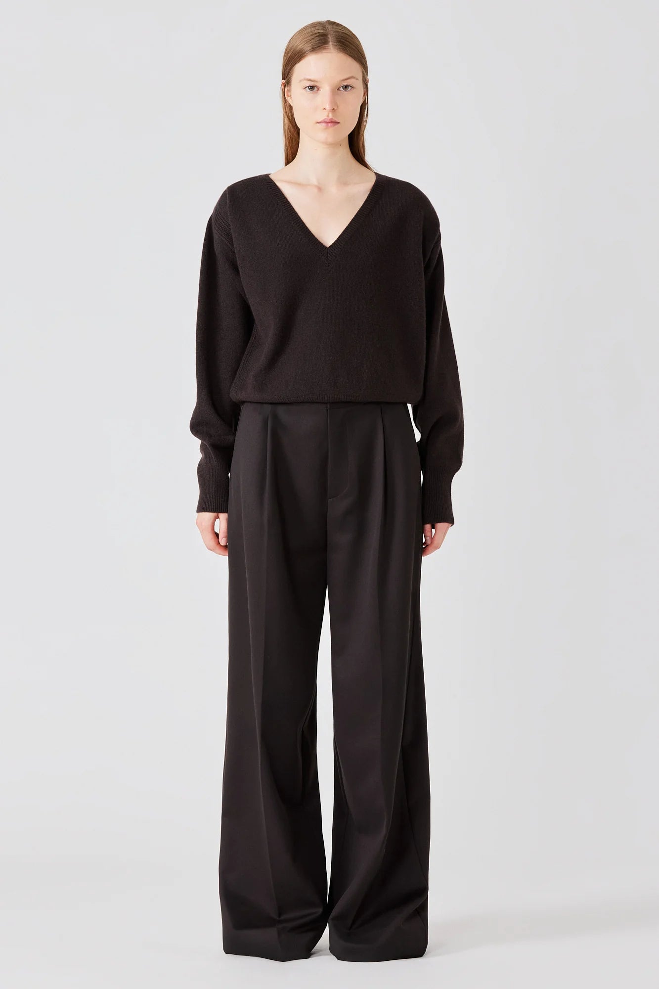 LAVINIA VNECK LIGHTWEIGHT SWEATER BROWN