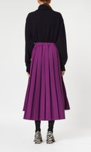 Load image into Gallery viewer, PLEATED SKIRT AUBERGINE
