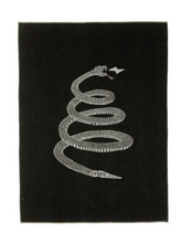 Load image into Gallery viewer, PEYOTE REVERSIBLE THROW IN IVORY/BLACK