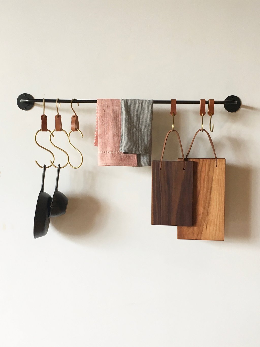 ELLINGTON POT RACK - 36
