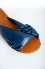 Load image into Gallery viewer, CALZADA TWIST SLIDE IN NAVY