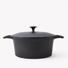 Load image into Gallery viewer, NO. 8 CAST IRON DUTCH OVEN