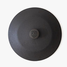 Load image into Gallery viewer, NO. 8 CAST IRON DUTCH OVEN