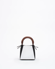 Load image into Gallery viewer, QUINTA - BLACK AND WHITE
