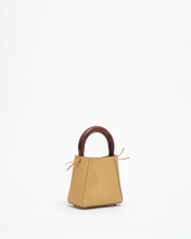 Load image into Gallery viewer, QUINTA HANDBAG IN AMBER
