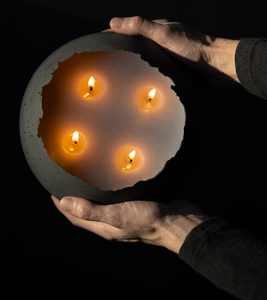 XL BLACK ORBIS CONCRETE CANDLE - WOODLAND