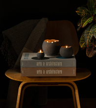 Load image into Gallery viewer, LARGE CHARCOAL ORBIS CONCRETE CANDLE - BRIGHT CITRUS